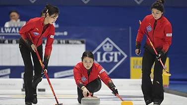 青岛男篮的 青岛男篮的